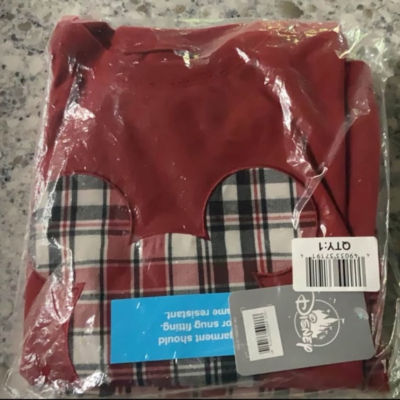 Disney Store Boys 2 piece Light soft flannel Christmas pajama set 9/10 NWT - Picture 2 of 5